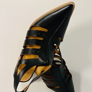 bill blass Tracy Black Leather Bootie with Wooden Block Heel Size 8